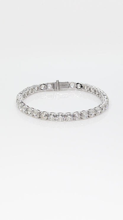 THE TENNIS BRACELET